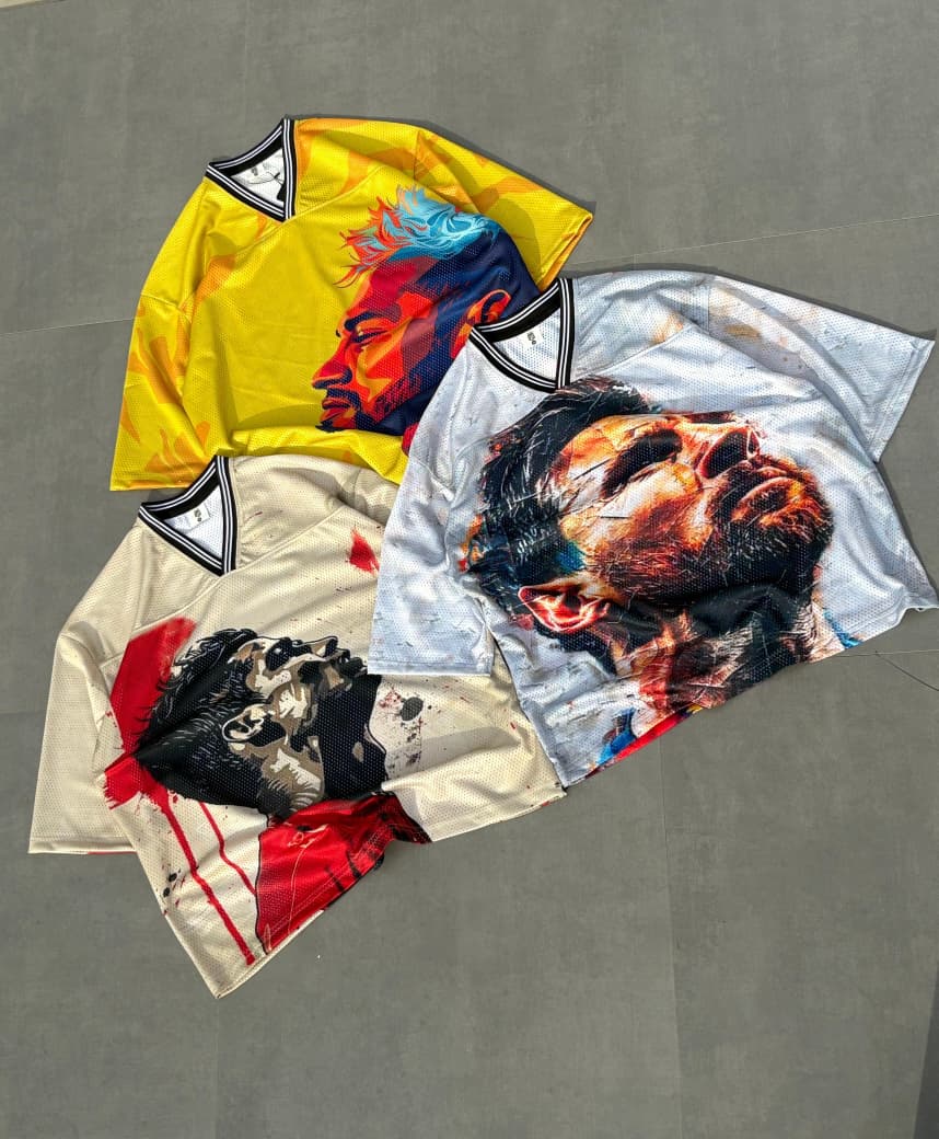 Down shoulder printed T-shirt .