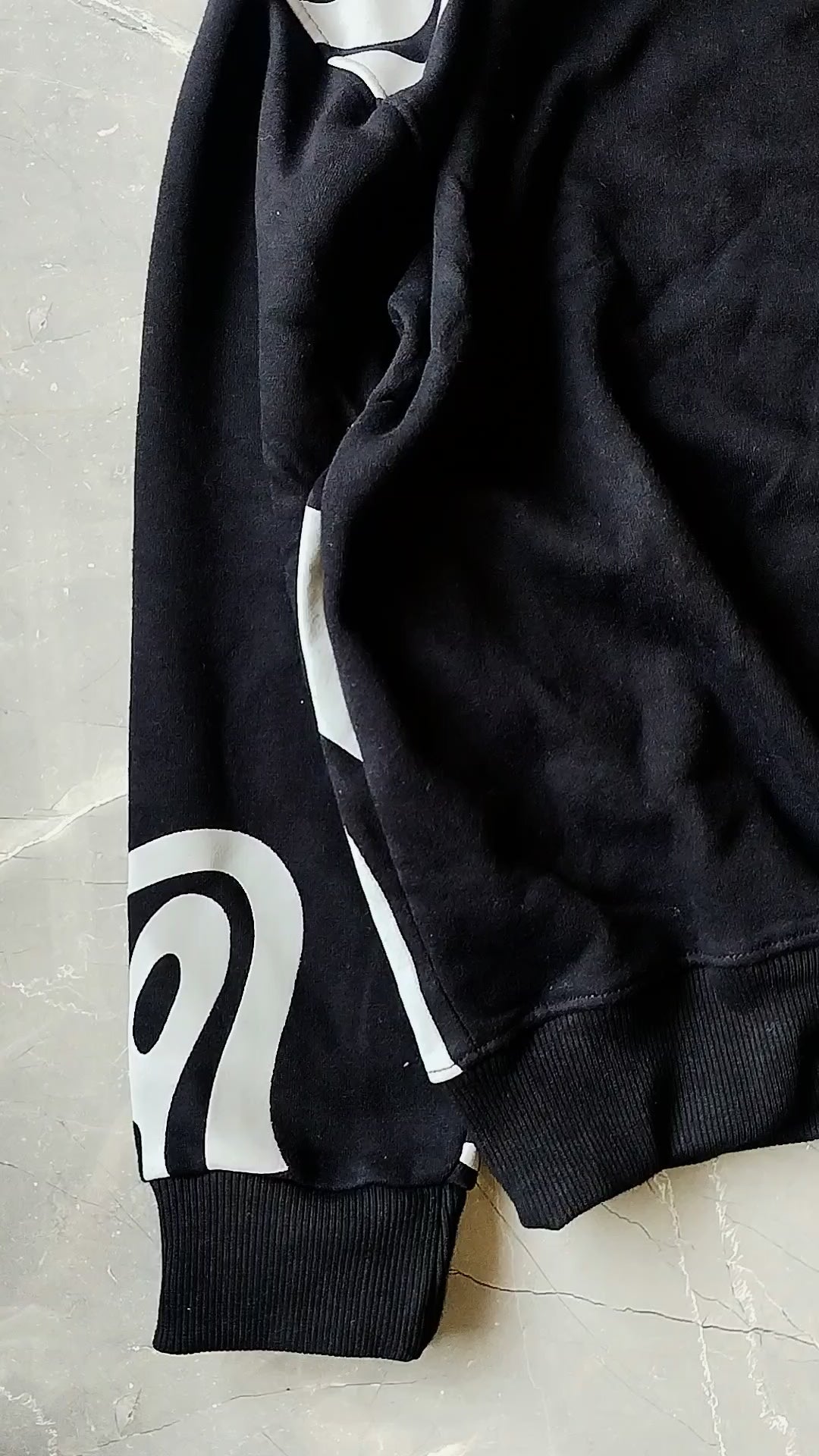 Black Oversized sleeves printed hoodie